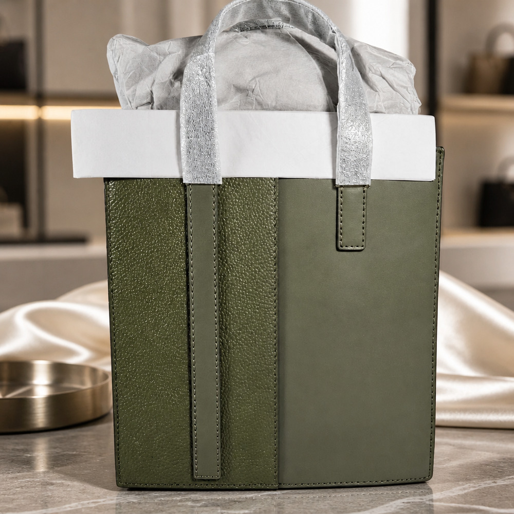 WE-AR4 Women Industry Tote Modernist Sustainable Leather Green Small NWT